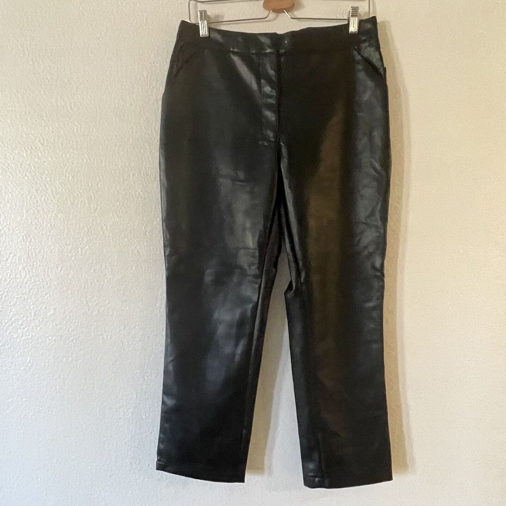 Bagatelle Women's Faux Leather Cropped Wide Leg Pants Size M Black New with tags